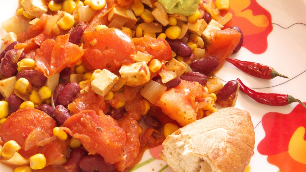 Chili con Tofu und Guacamole