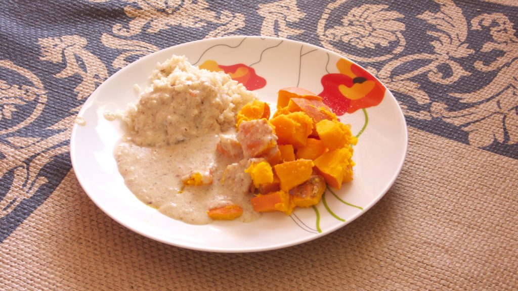 Hokkaido Kürbis mit Wildreis und Haselnusssauce