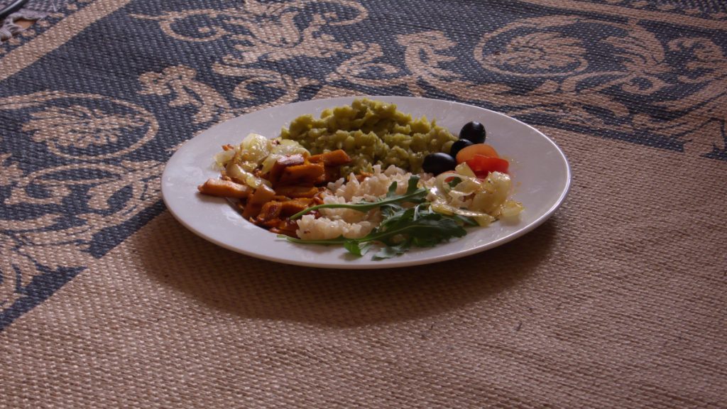 Soja Gyros mit Reis und Erbsen