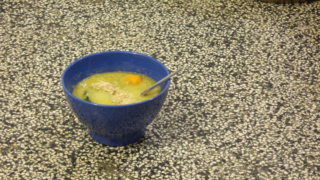 Zuccini Suppe mit A.Hildmann Topping